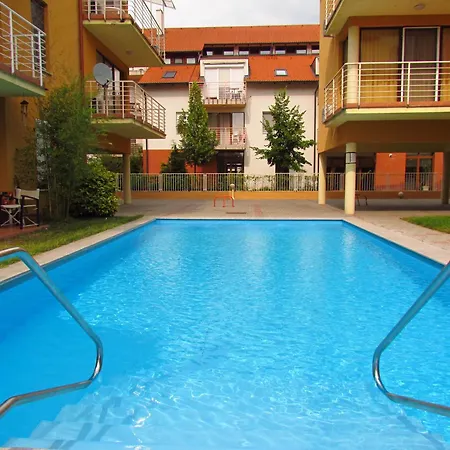 Balaton Apartman *