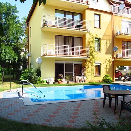 Апартаменты Balaton *