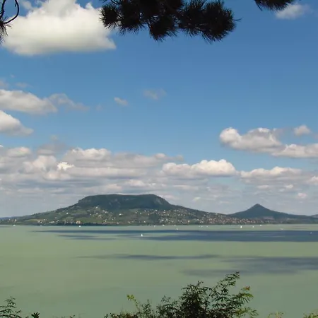 Balaton Apartman *